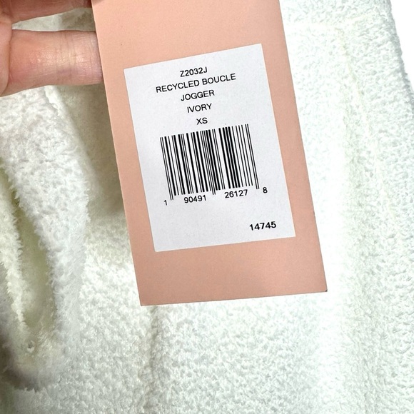 eberjay | NWT Relaxed Recycled Boucle Jogger in Ivory XS - Picture 6 of 10